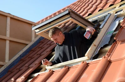 Pose de fenêtres de toit Velux à Leyvaux